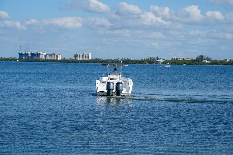 2002 Stamas 270 Tarpon