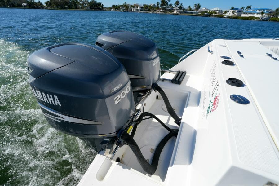 2002 Stamas 270 Tarpon