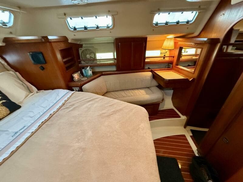 1991 Hunter Passage 42 - Photo 10