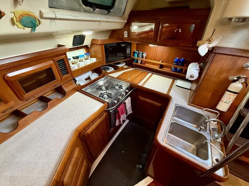 1991 Hunter Passage 42 - Photo 4