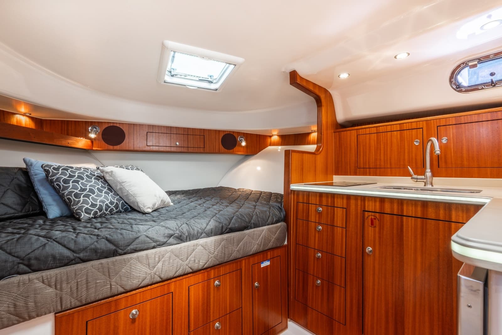 2016 Pursuit OS 385 Offshore - Photo 24