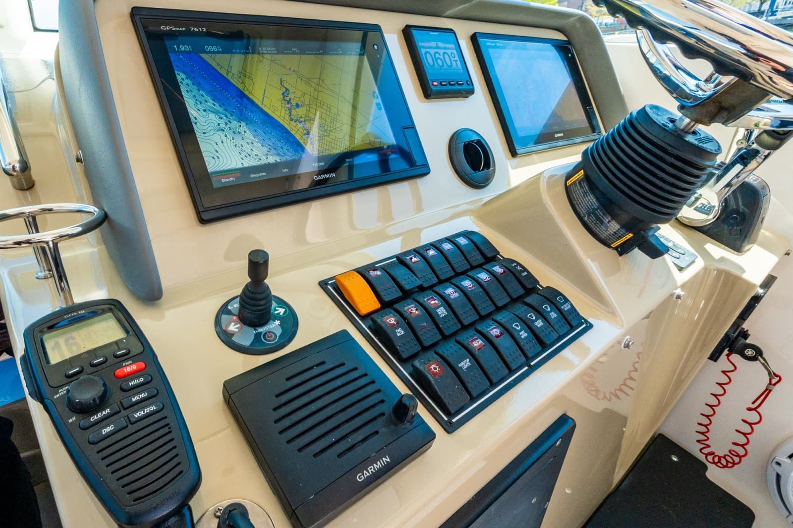 2016 Pursuit OS 385 Offshore - Photo 8