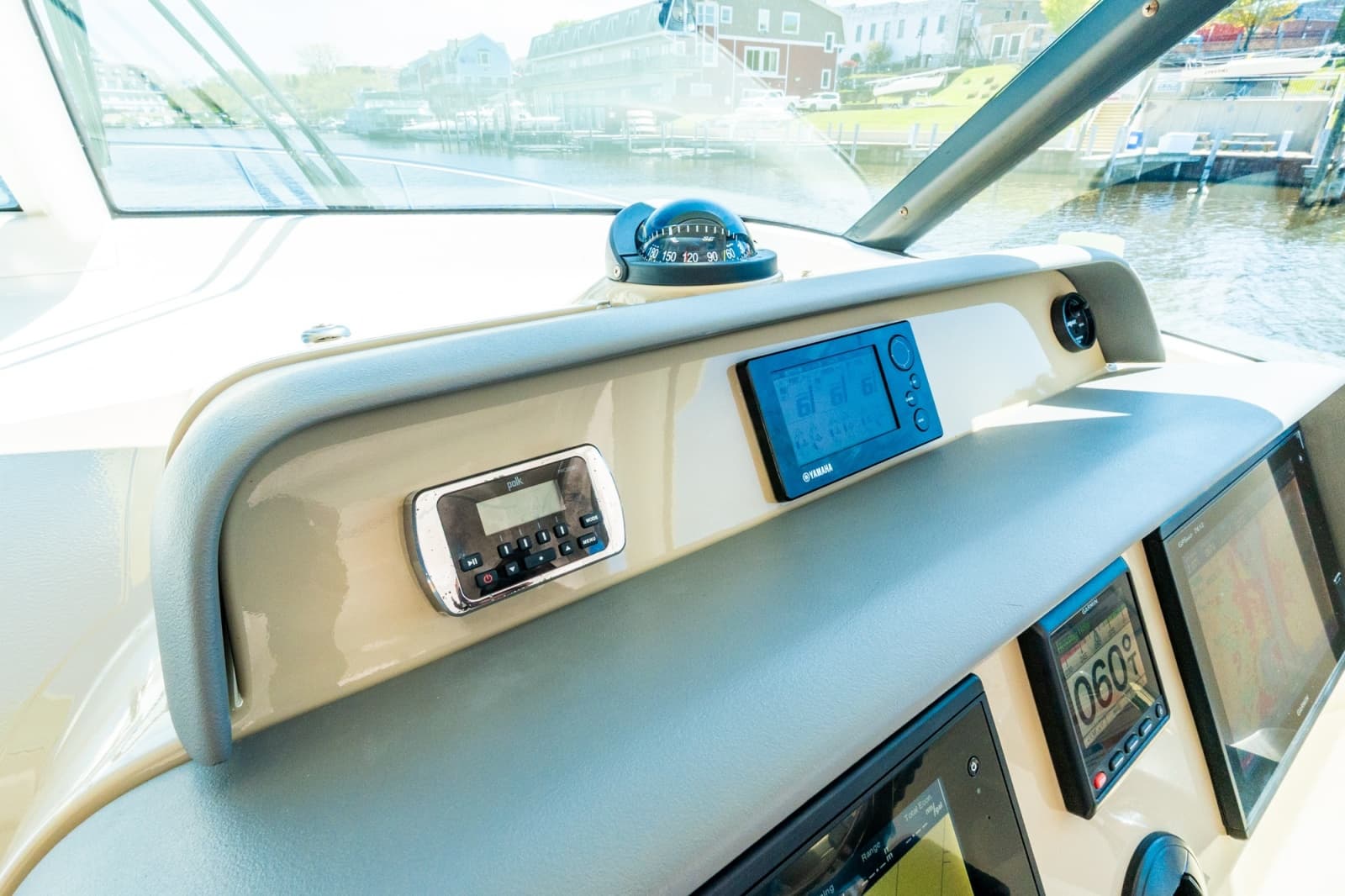 2016 Pursuit OS 385 Offshore - Photo 9