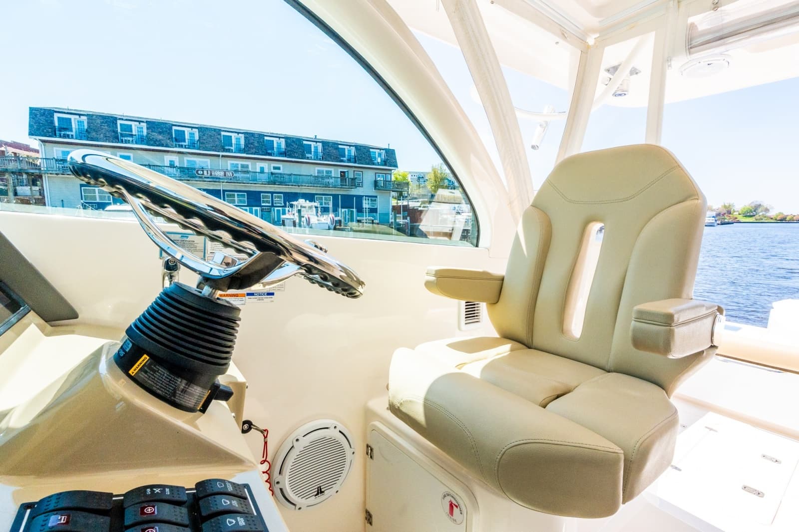 2016 Pursuit OS 385 Offshore - Photo 11