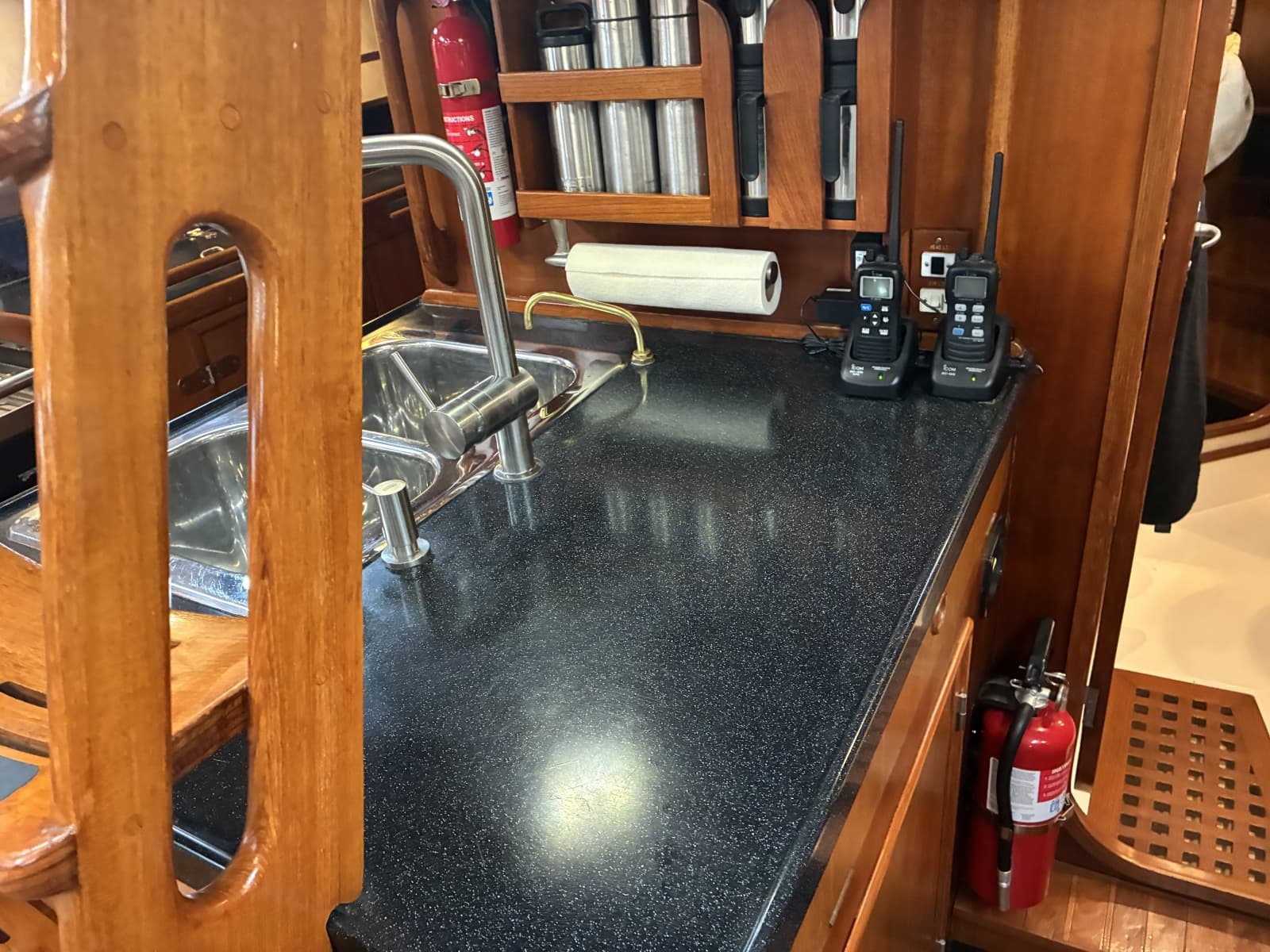 1996 Hylas 46 - Galley