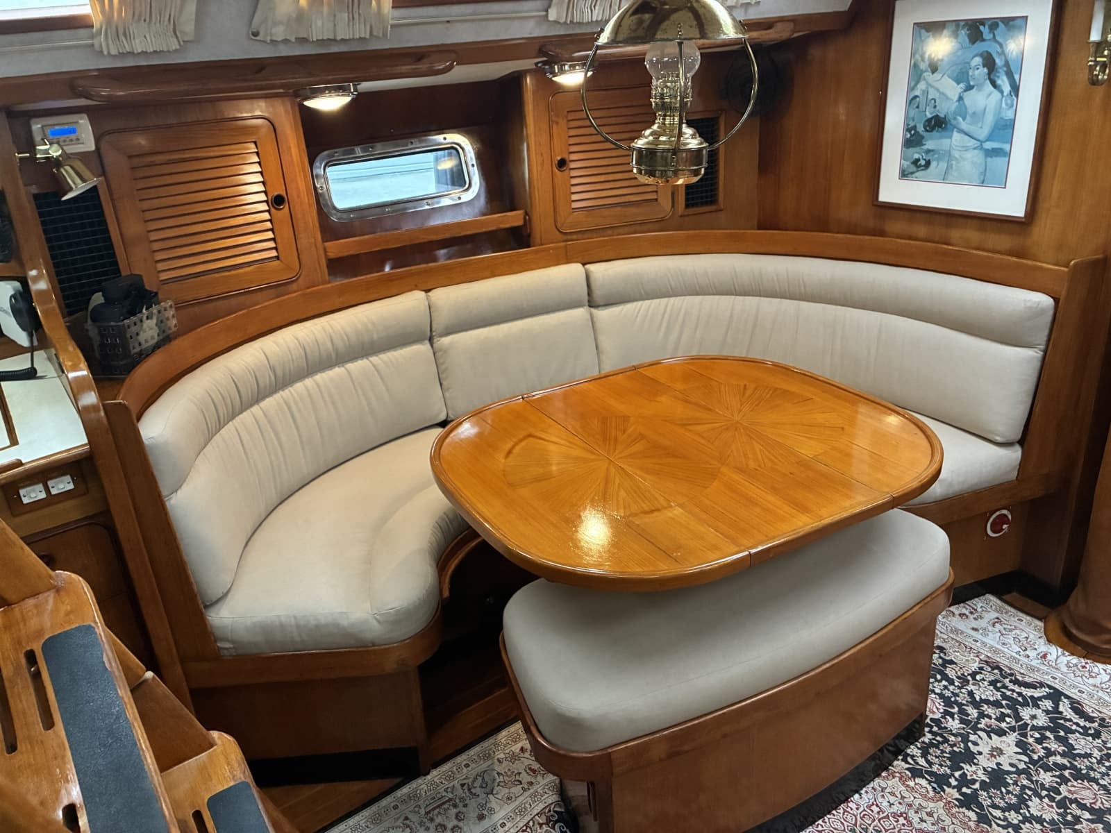 1996 Hylas 46 - Dinette