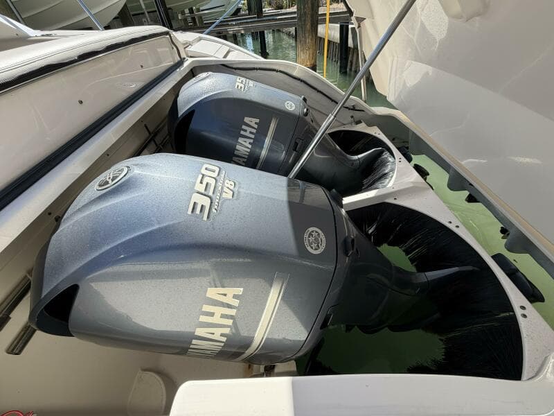 2014 Pursuit F350 - Engines 