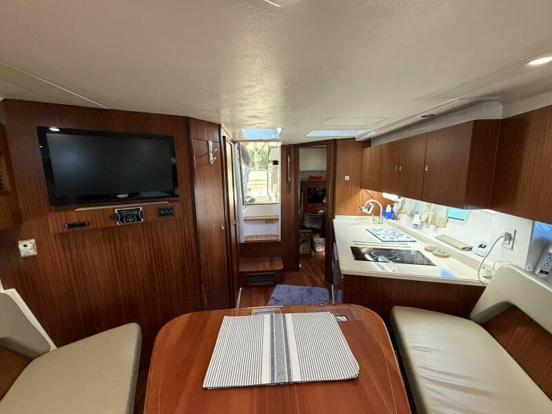 2014 Pursuit F350 - Stateroom