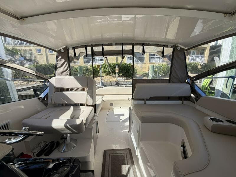 2014 Pursuit F350 - Helm