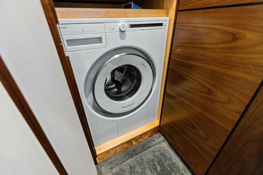 2023 Viking 54 Convertible OLDE FLORIDIAN