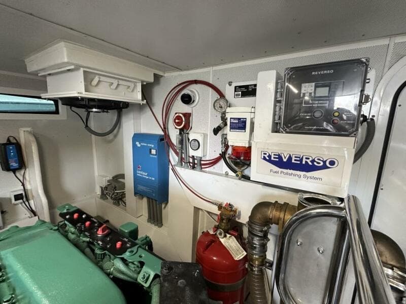 Outer Reef 62 SOUTH  PAWS - Engine Room 