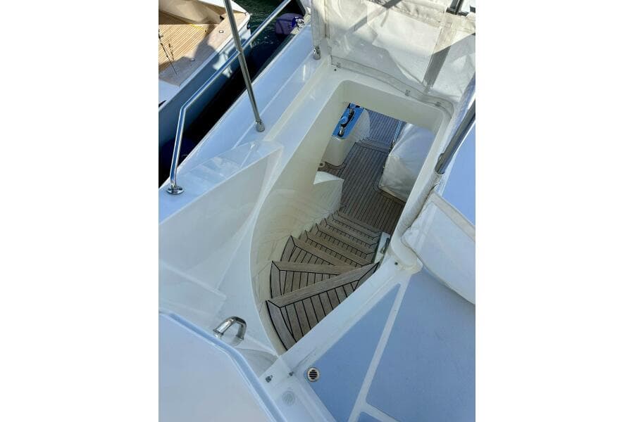 Outer Reef 62 SOUTH  PAWS - Flybridge