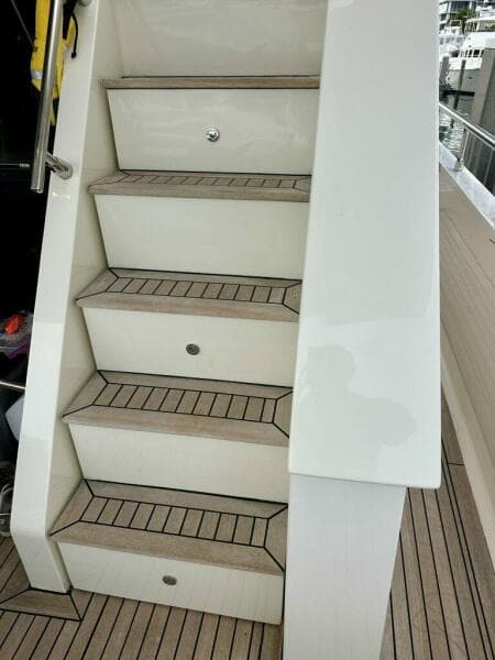 Outer Reef 62 SOUTH  PAWS - Exterior 