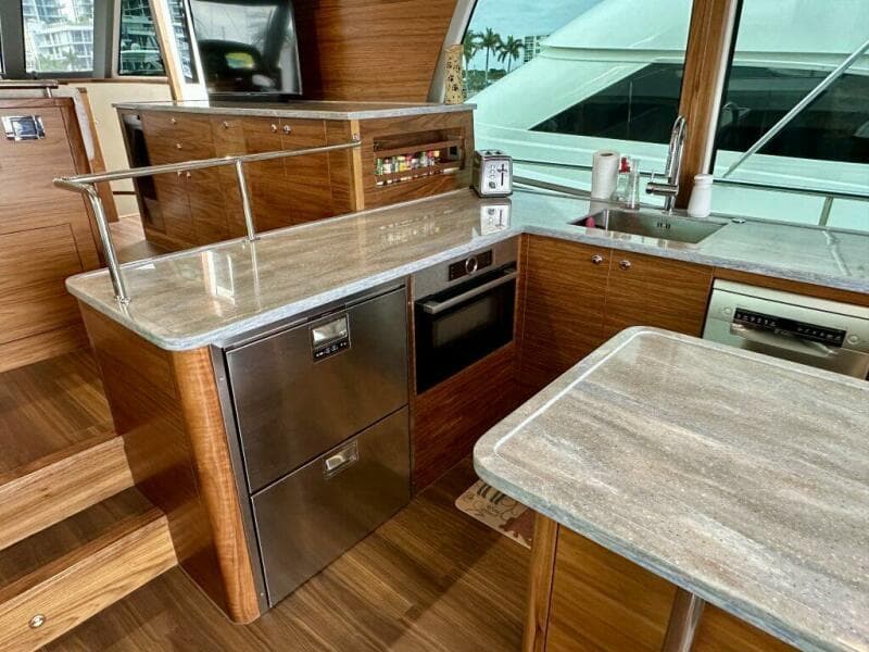 Outer Reef 62 SOUTH  PAWS - Galley