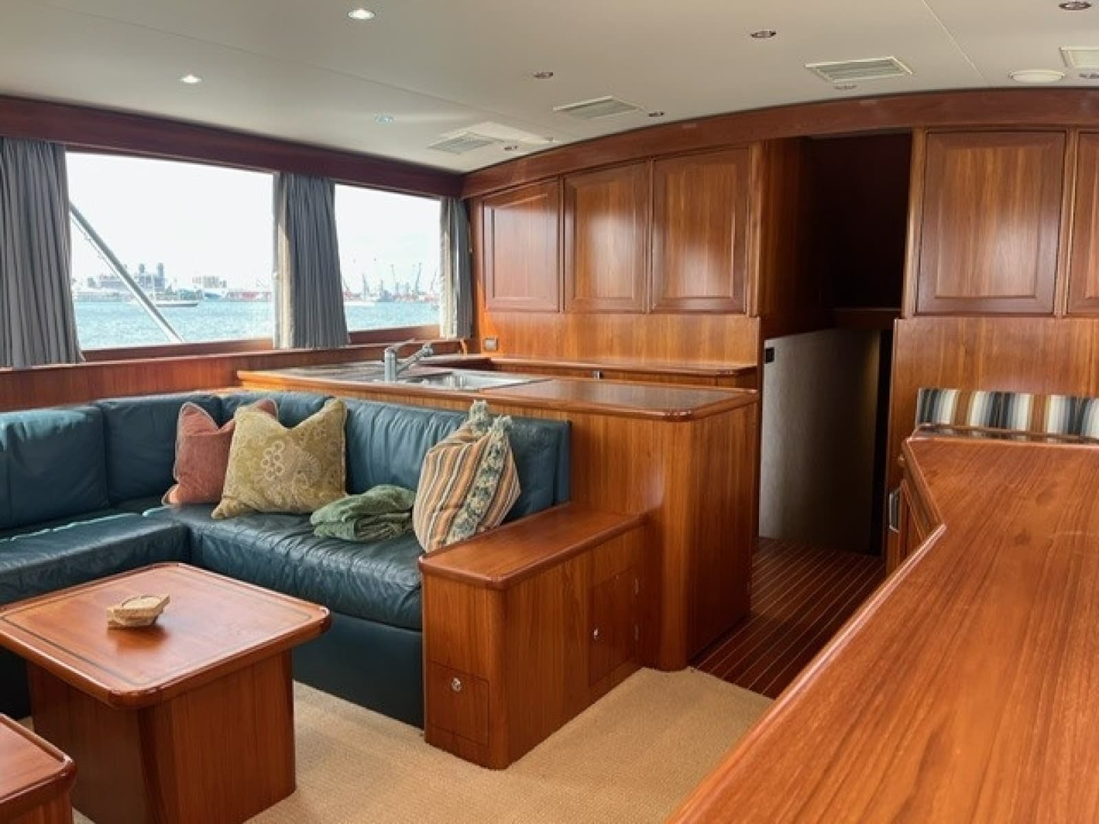 Rybovich 60 SIBONEY - Salon/Galley