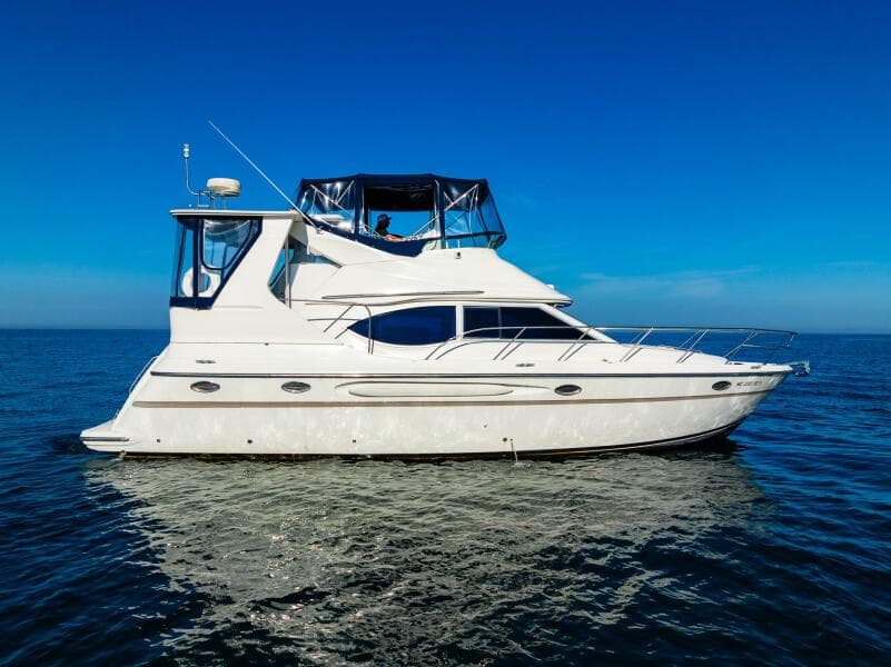 1999 Maxum 4100 SCA Motor Yacht