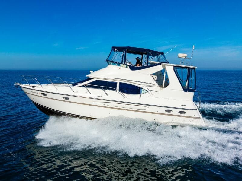 1999 Maxum 4100 SCA Motor Yacht