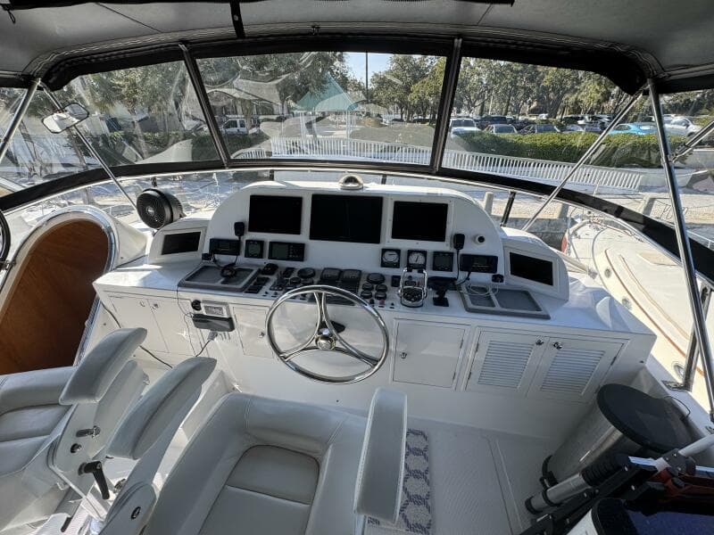 2004 Altima 55 Pilothouse