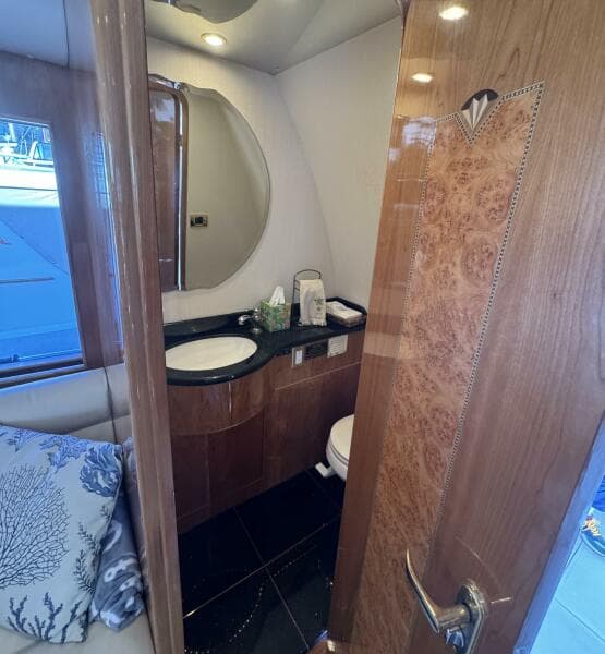 2004 Altima 55 Pilothouse