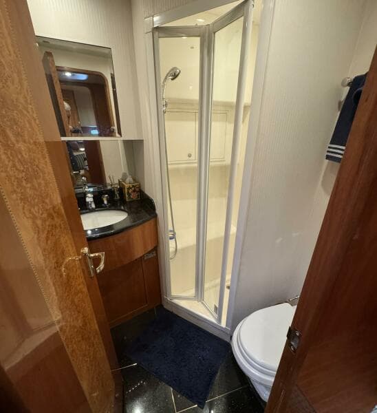 2004 Altima 55 Pilothouse