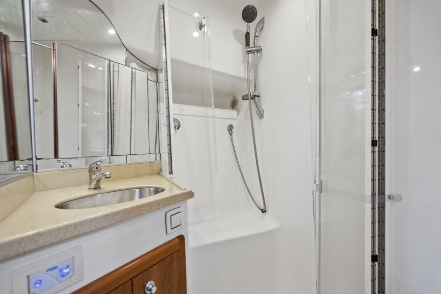 Albemarle 41 Salt Lick - Interior Cabin