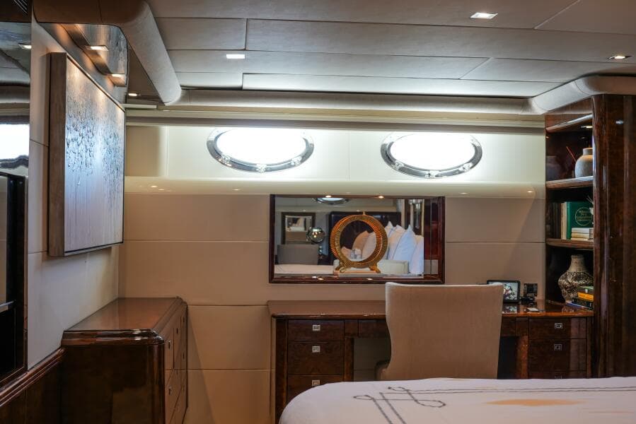 2001 Lazzara Yachts 94 Motor Yacht