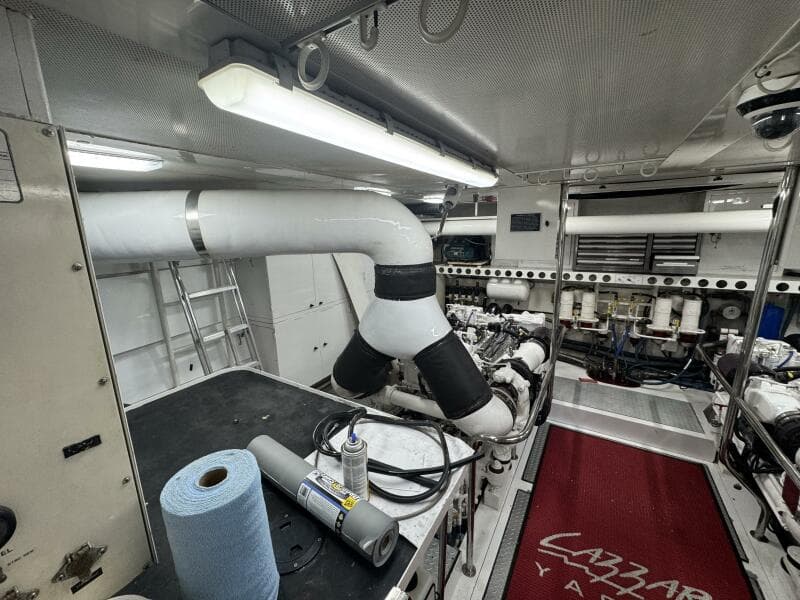 2001 Lazzara Yachts 94 Motor Yacht