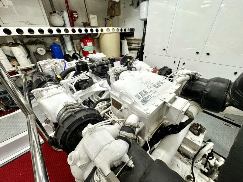 2001 Lazzara Yachts 94 Motor Yacht