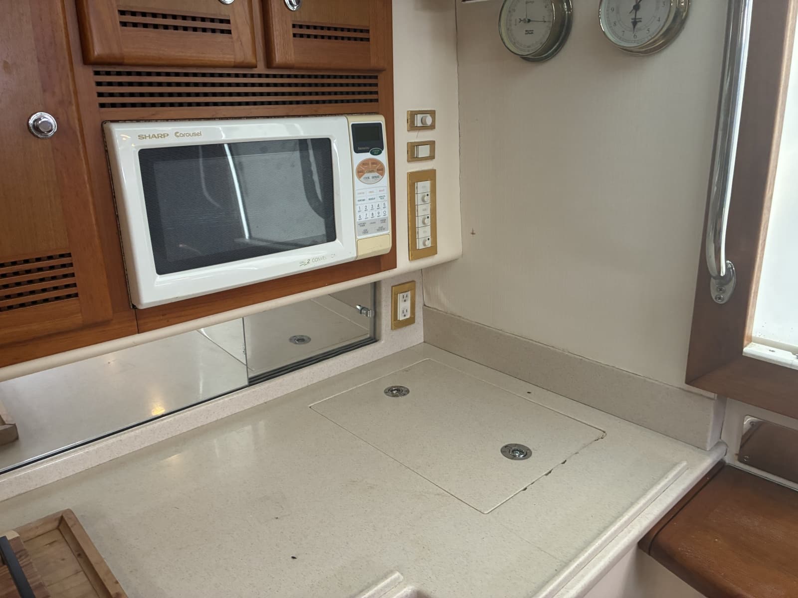 2000 Cabo 45 Express - Photo 29