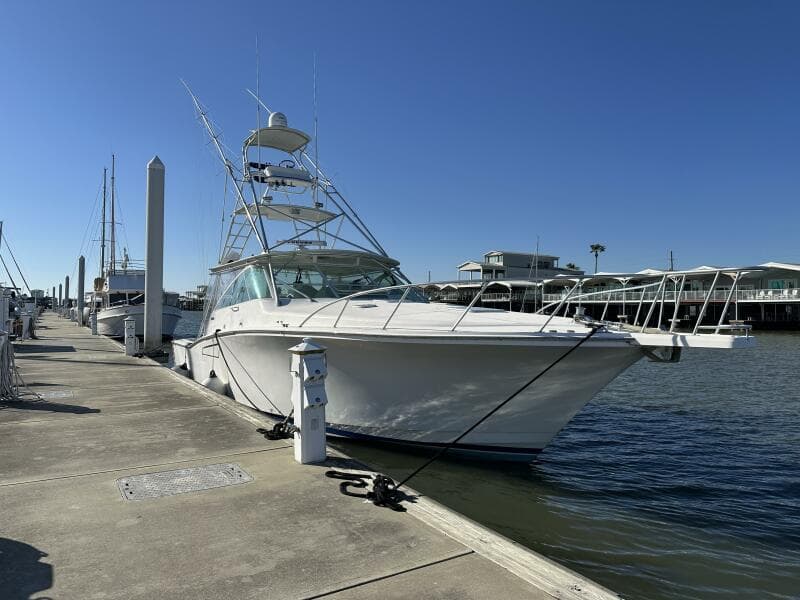 2000 Cabo 45 Express