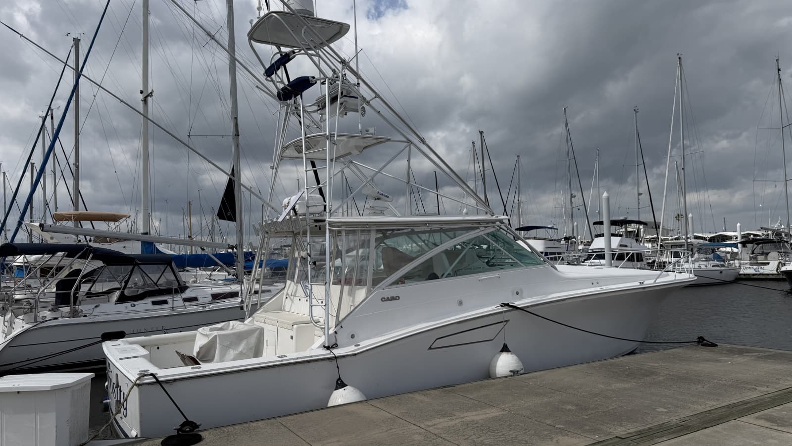2000 Cabo 45 Express - Photo 1