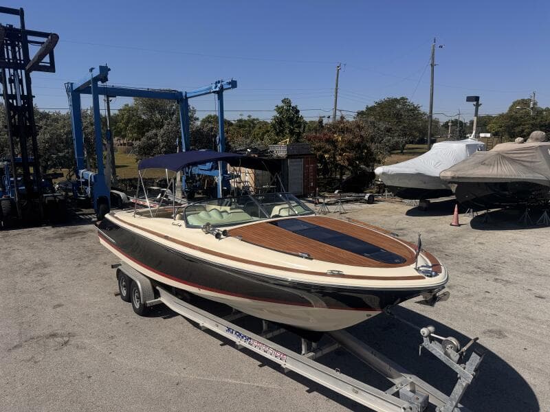 2019 Chris-Craft 