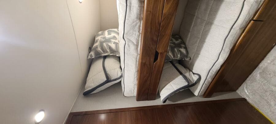 2024 Viking 54 Convertible