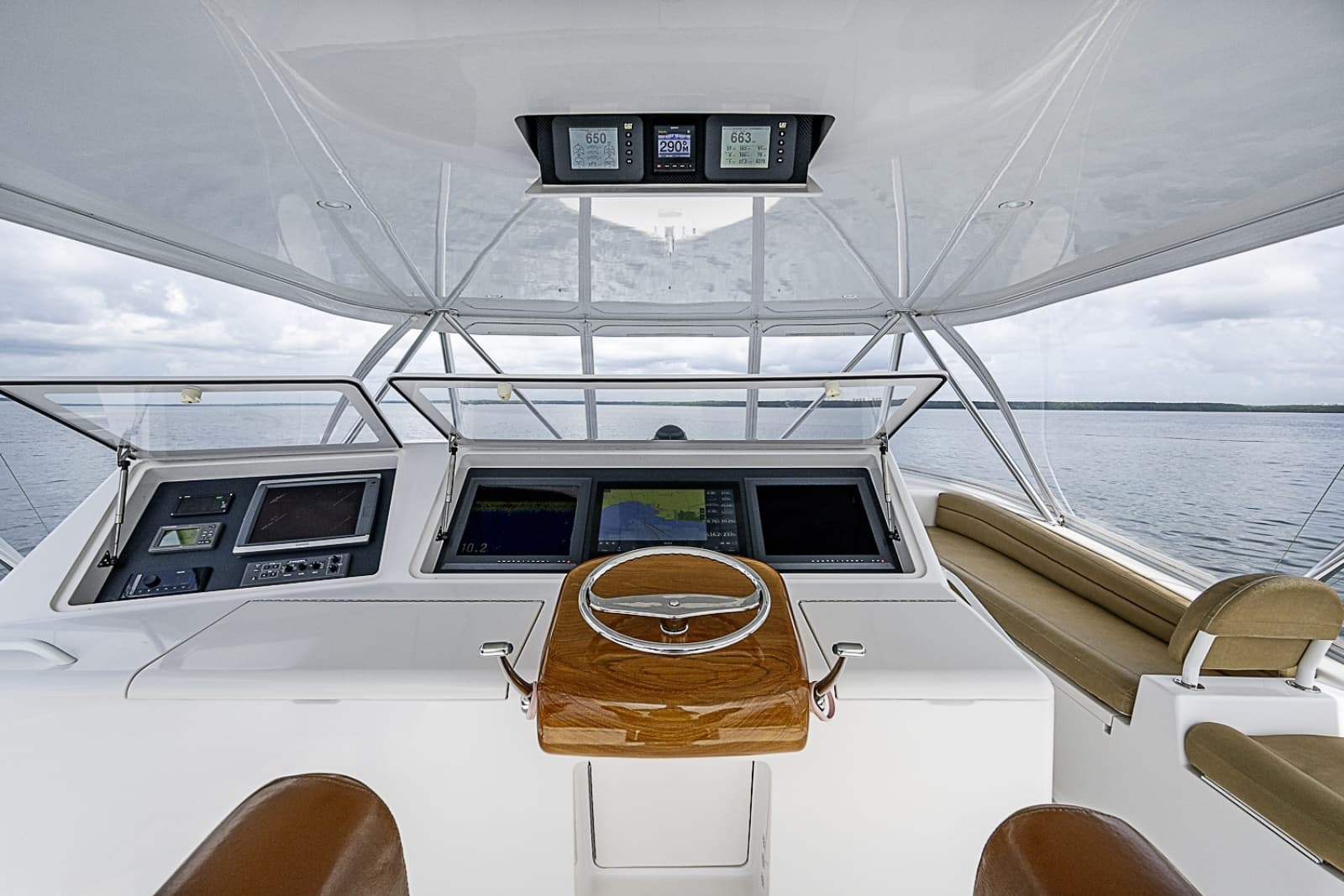 2007 Viking 64 Convertible - Photo 30