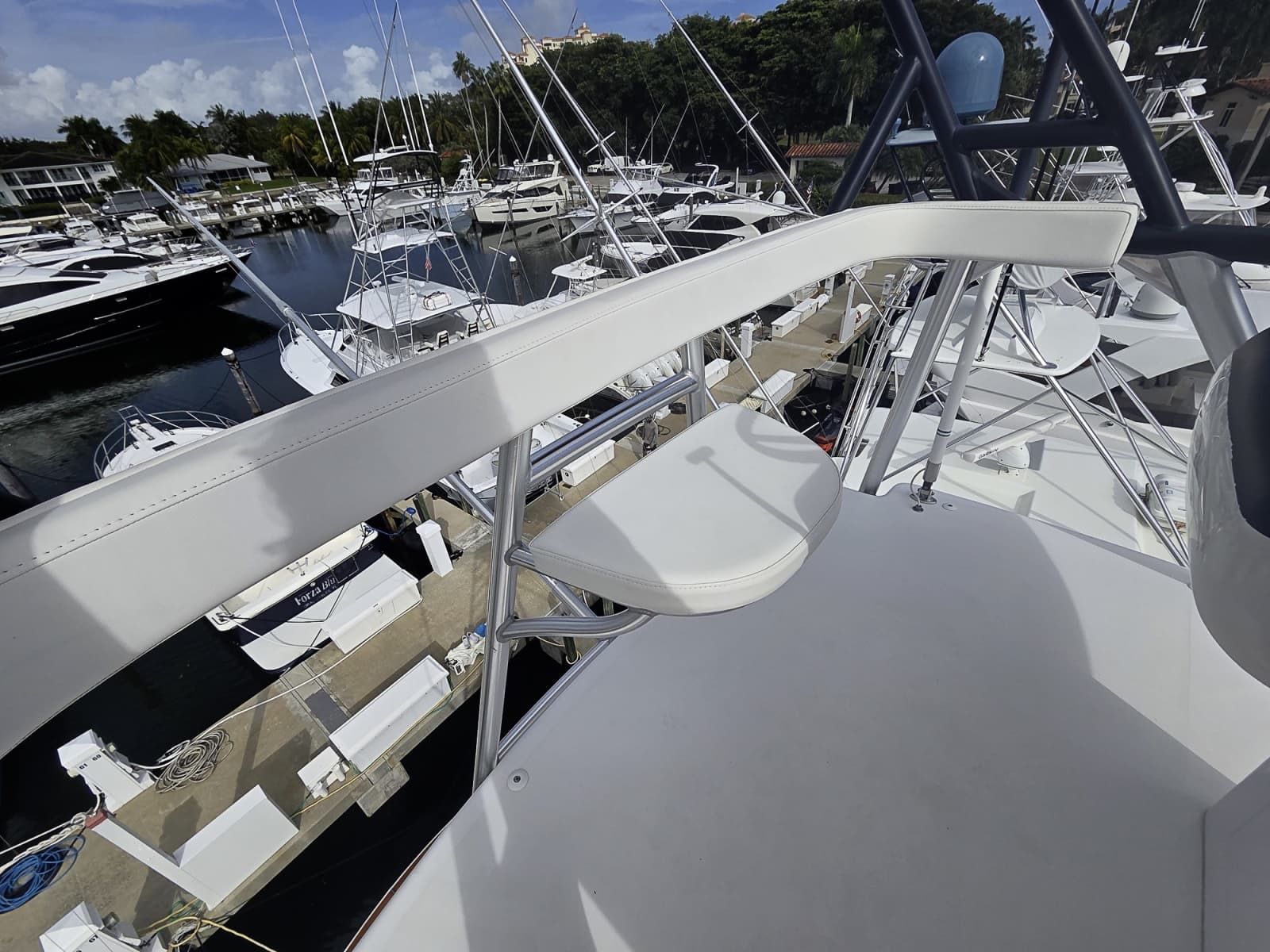 2007 Viking 64 Convertible - Photo 25