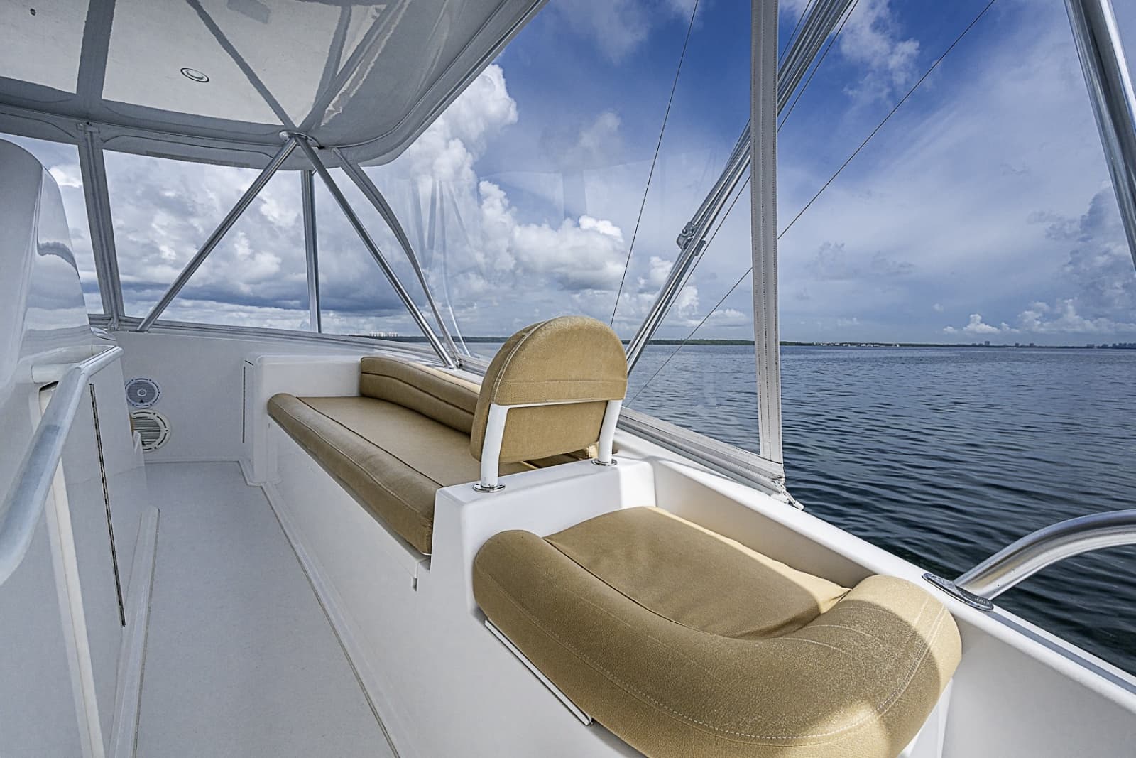 2007 Viking 64 Convertible - Photo 43