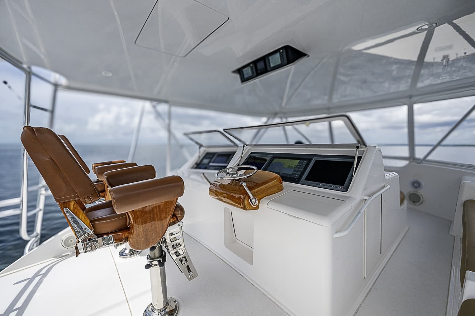 2007 Viking 64 Convertible - Photo 29