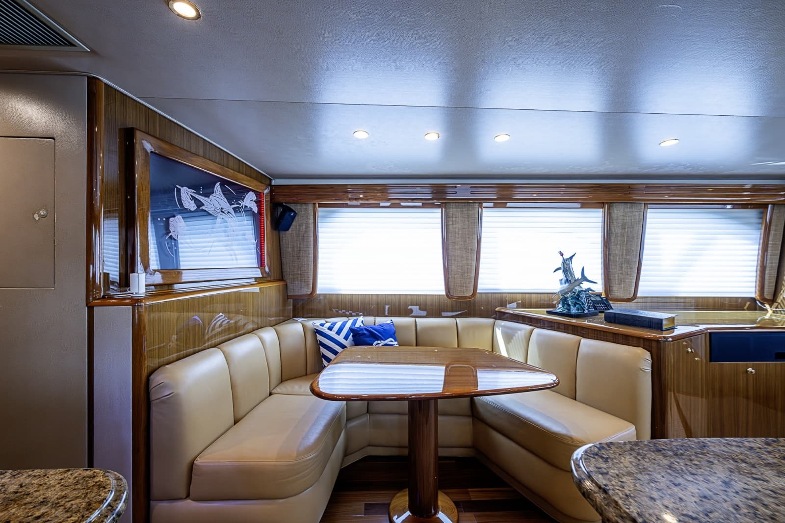 2007 Viking 64 Convertible - Photo 53
