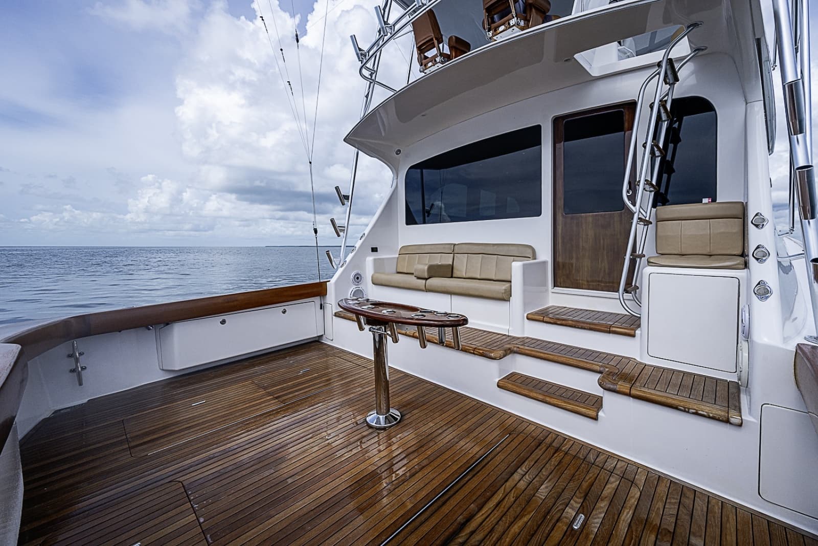 2007 Viking 64 Convertible - Photo 18