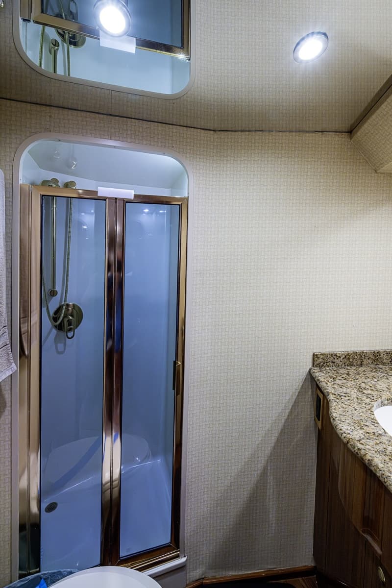 2007 Viking 64 Convertible - Photo 80