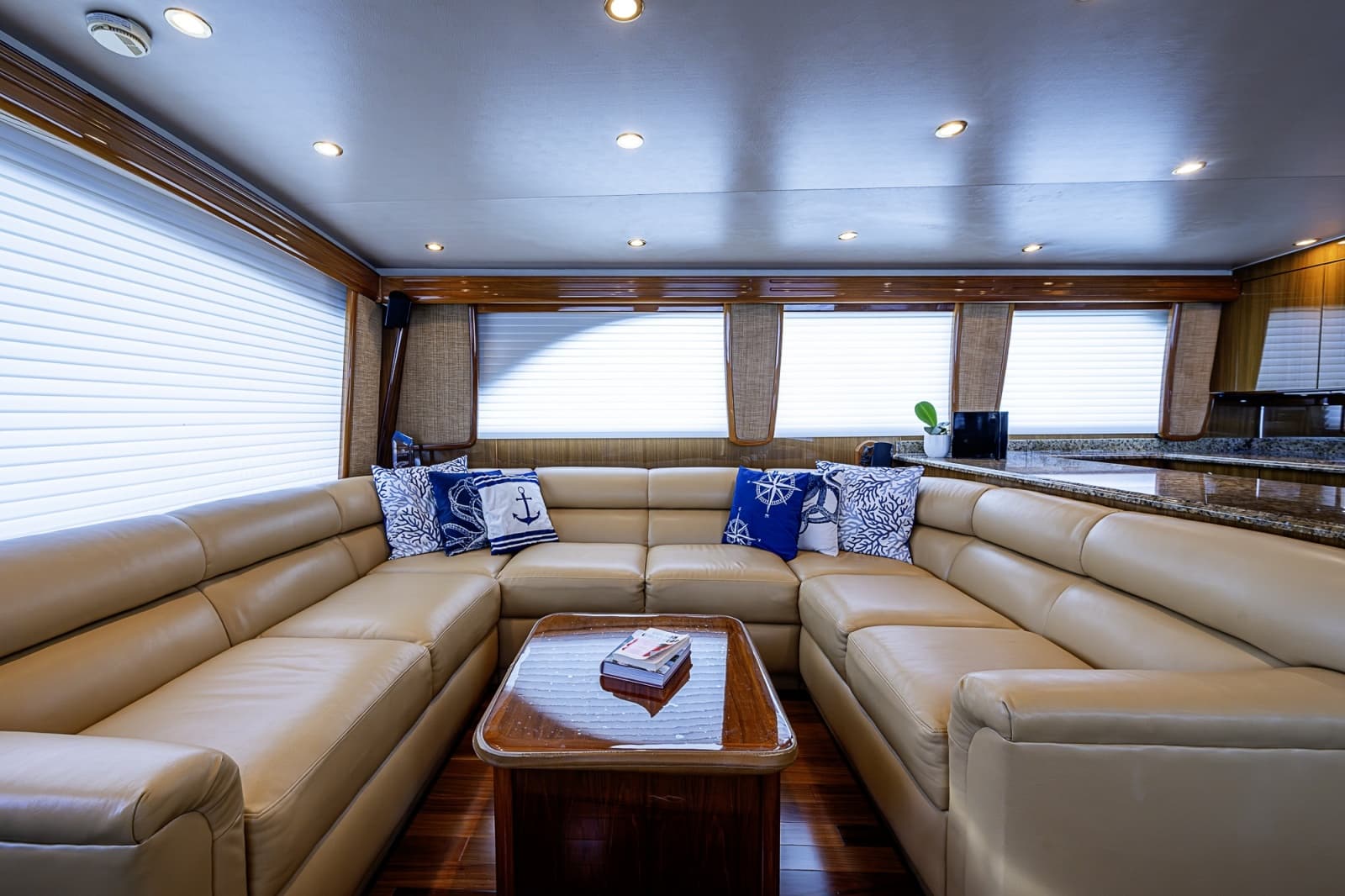 2007 Viking 64 Convertible - Photo 47