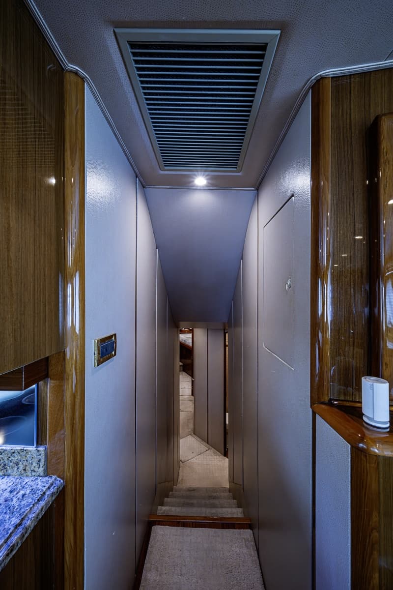 2007 Viking 64 Convertible - Photo 62