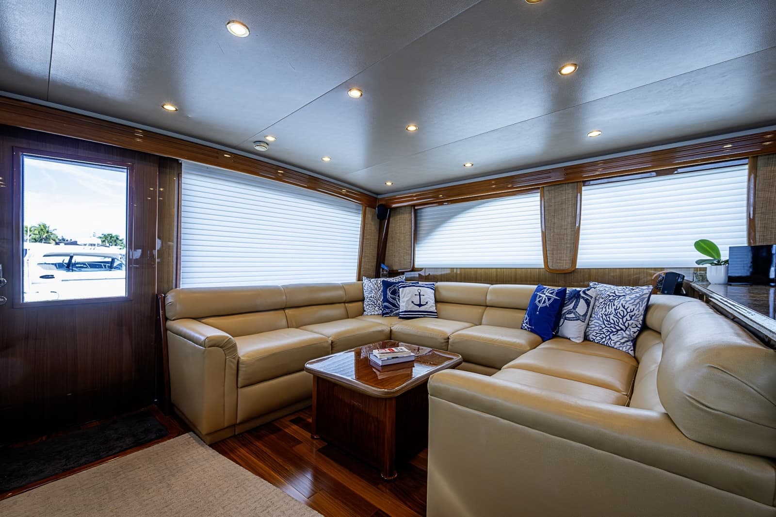 2007 Viking 64 Convertible - Photo 46