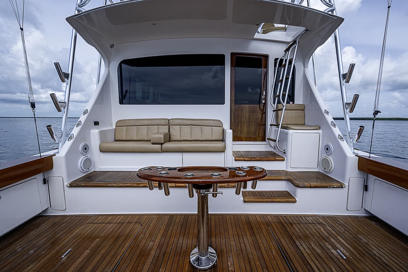 2007 Viking 64 Convertible - Photo 12