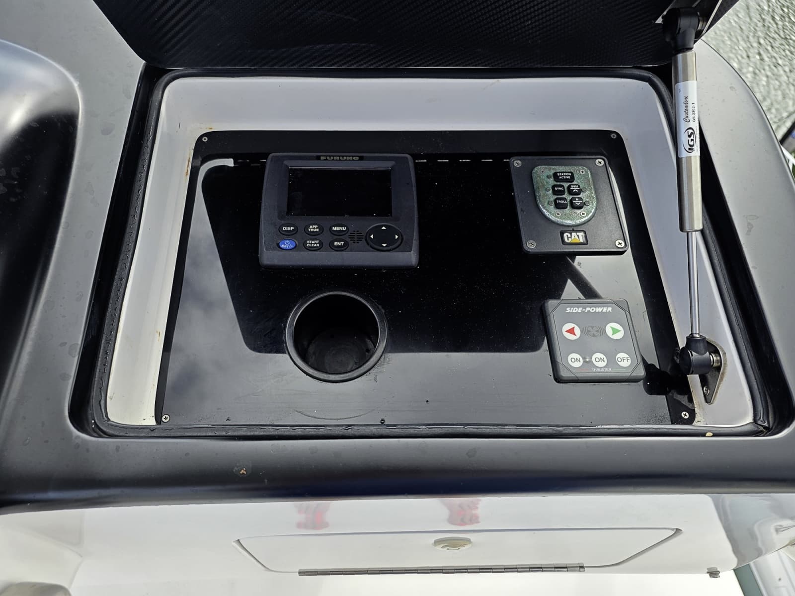 2007 Viking 64 Convertible - Photo 27