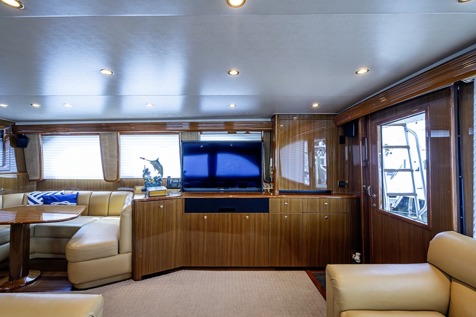 2007 Viking 64 Convertible - Photo 50