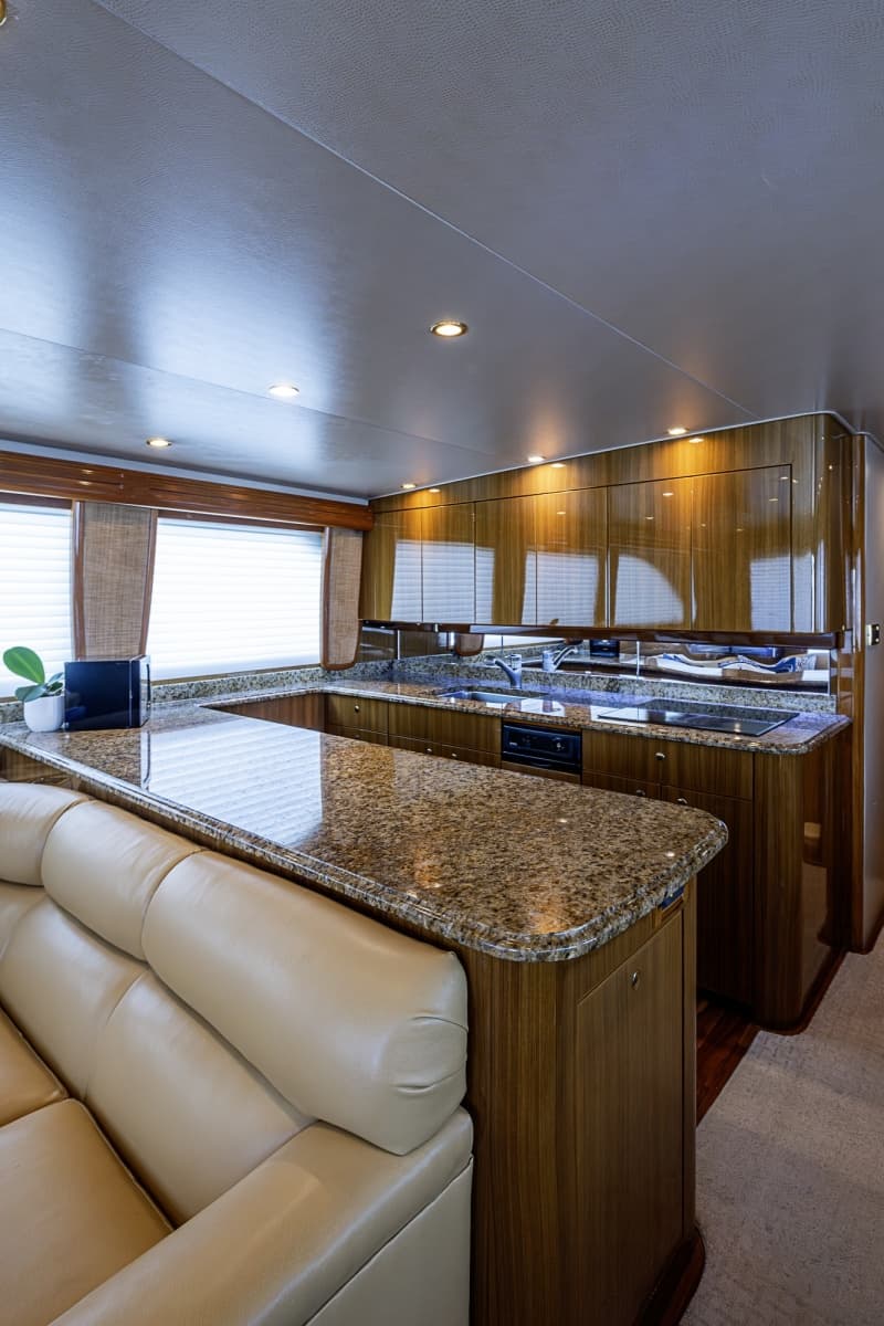 2007 Viking 64 Convertible - Photo 56