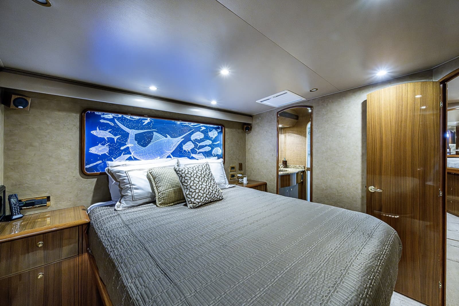 2007 Viking 64 Convertible - Photo 66