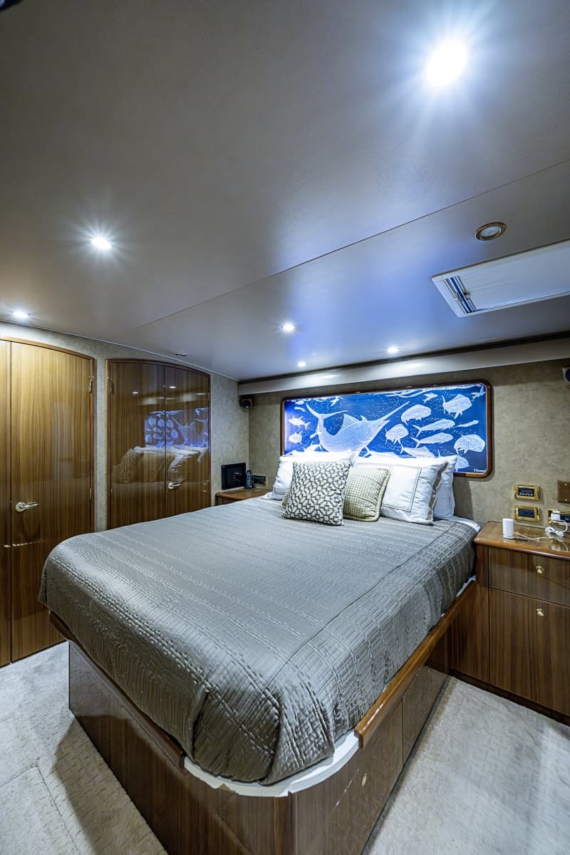2007 Viking 64 Convertible - Photo 64