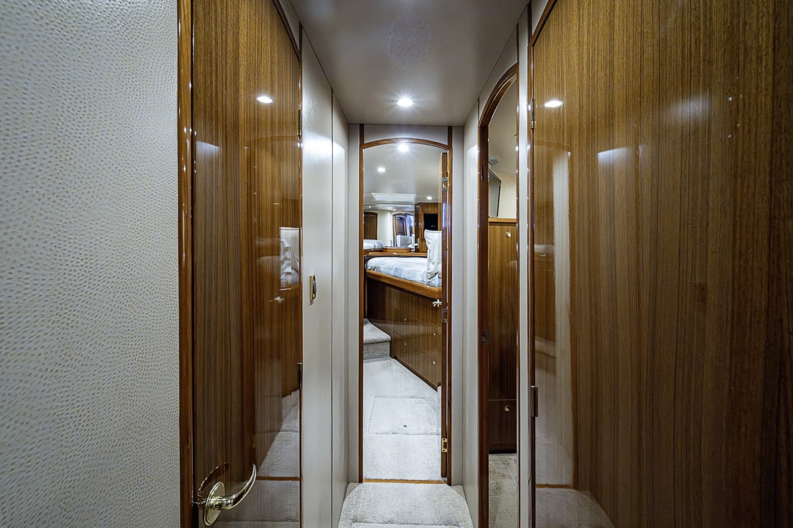 2007 Viking 64 Convertible - Photo 72